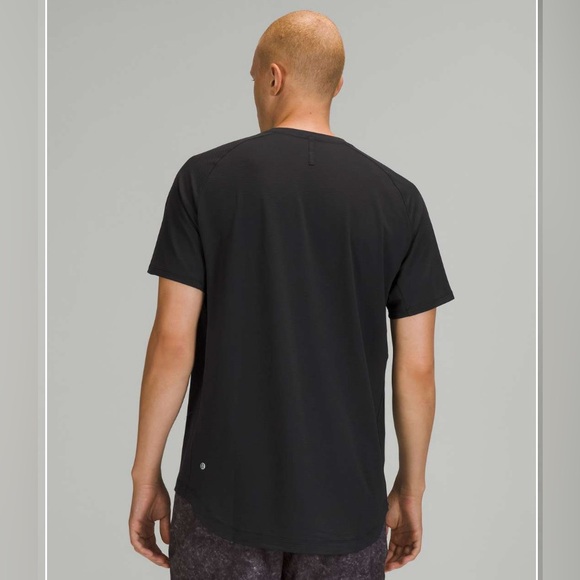 Lululemon Drysense Short Sleeve Shirt
Black size Large - Picture 2 of 9